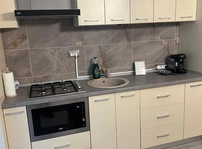 Opium Alezzi * Năvodari