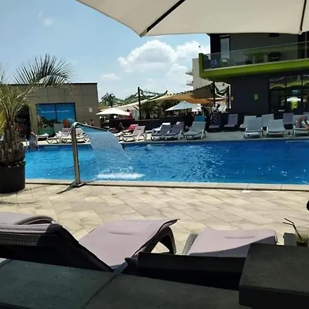 Opium Alezzi Năvodari