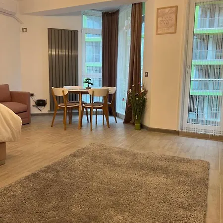 Opium Alezzi Năvodari