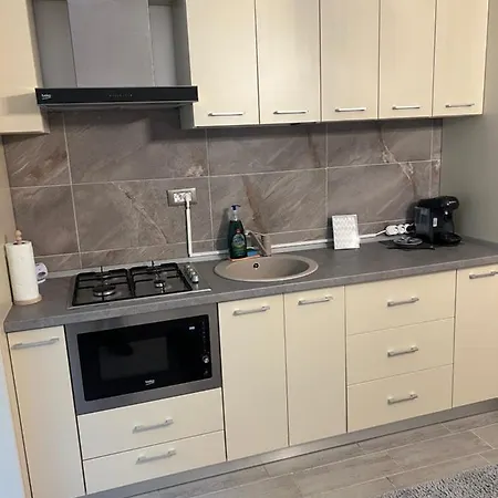 Opium Alezzi * Năvodari